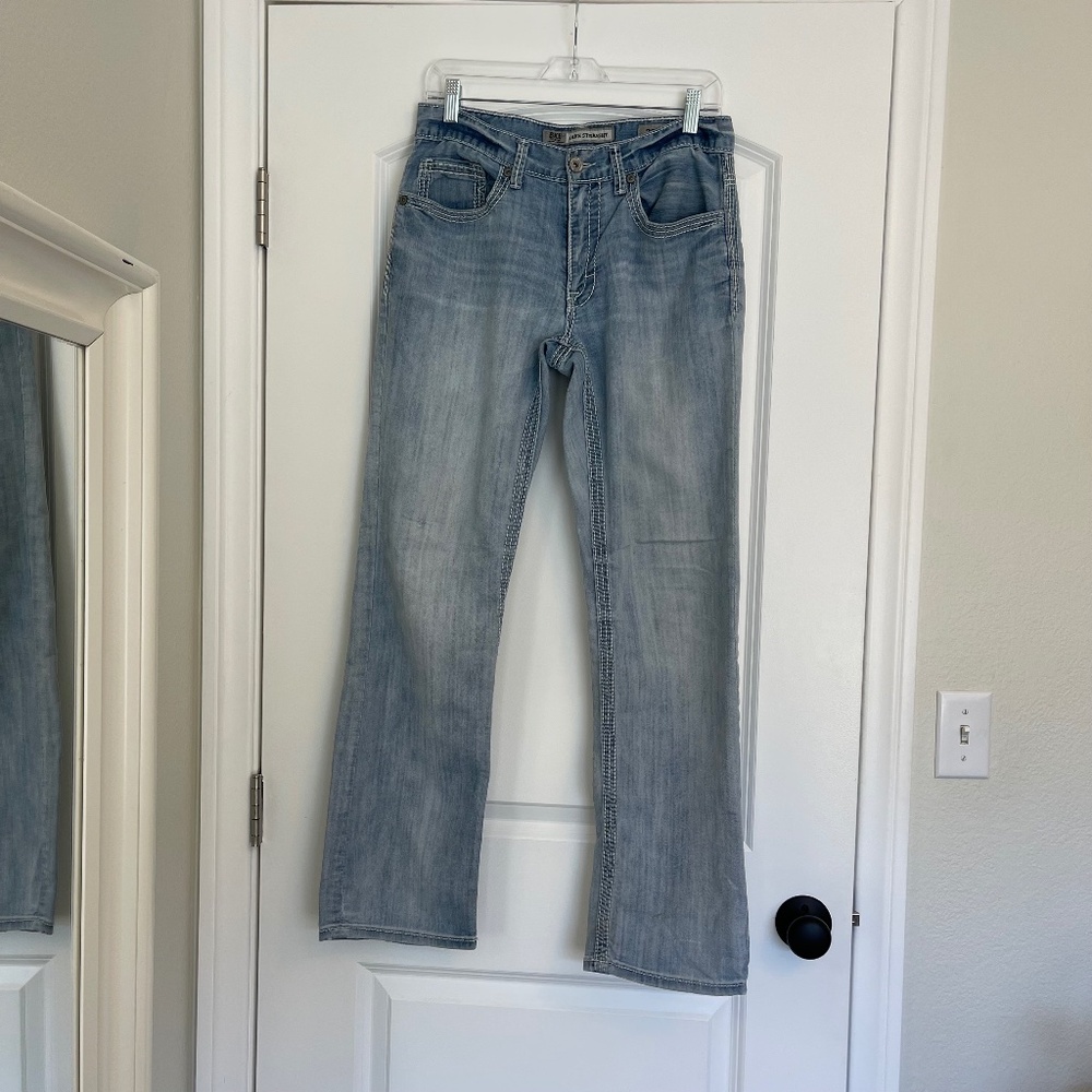 BKE Men's 30R Jake Straight Jeans Faded Light Blue Denim Stretch White Stitch - Picture 11 of 15